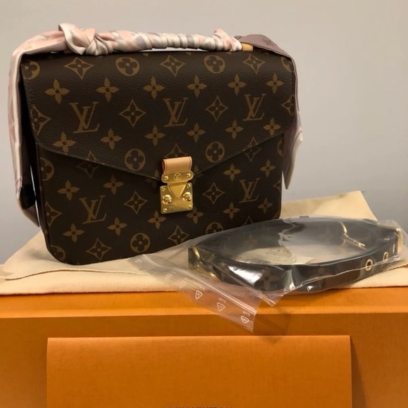 Louis Vuitton Handbags - Louis Vuitton Pochette Metis